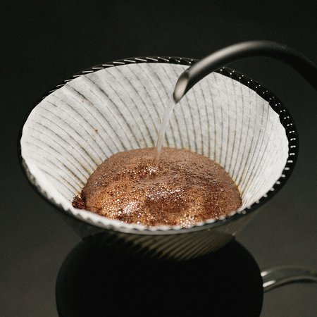 Hario - tritanowy drip NEO V60-02 - czarny - obrazek 5